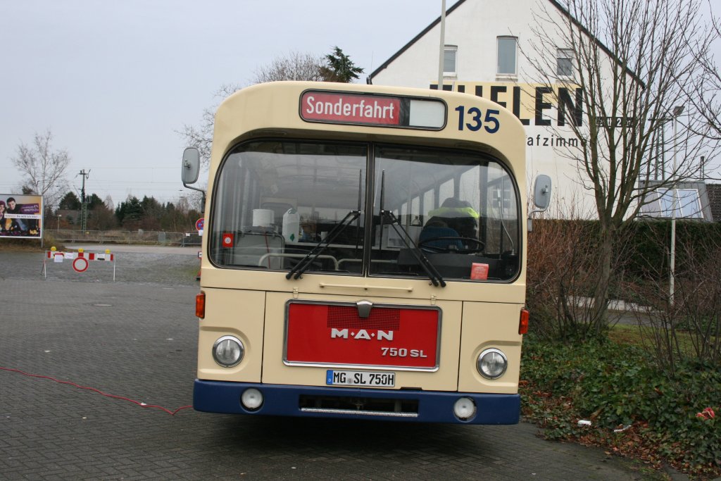 MBUS 135 (MG SL 750H)
Aufgenommen am 6.12.2009 auf dem PNV Tag in Nettetal Kaldenkirchen. 