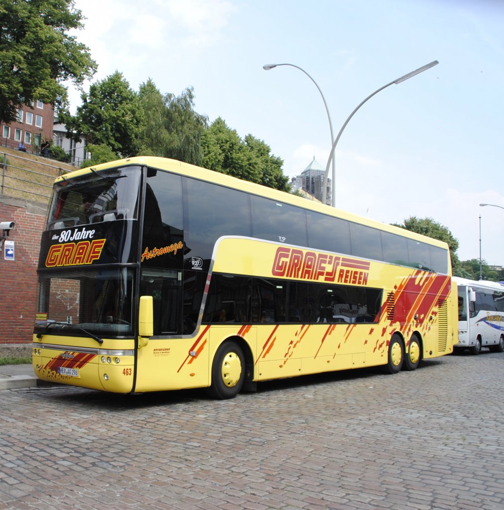 Neoplan Bus  Graf Reisen , in Hamburg am 01.08.2010.
