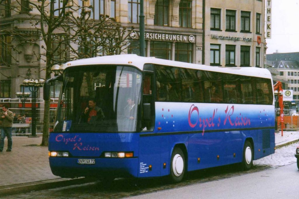 Neoplan Euroliner N316 SHD, aufgenommen im November 2002 in der Mnckebergstrae in Hamburg.