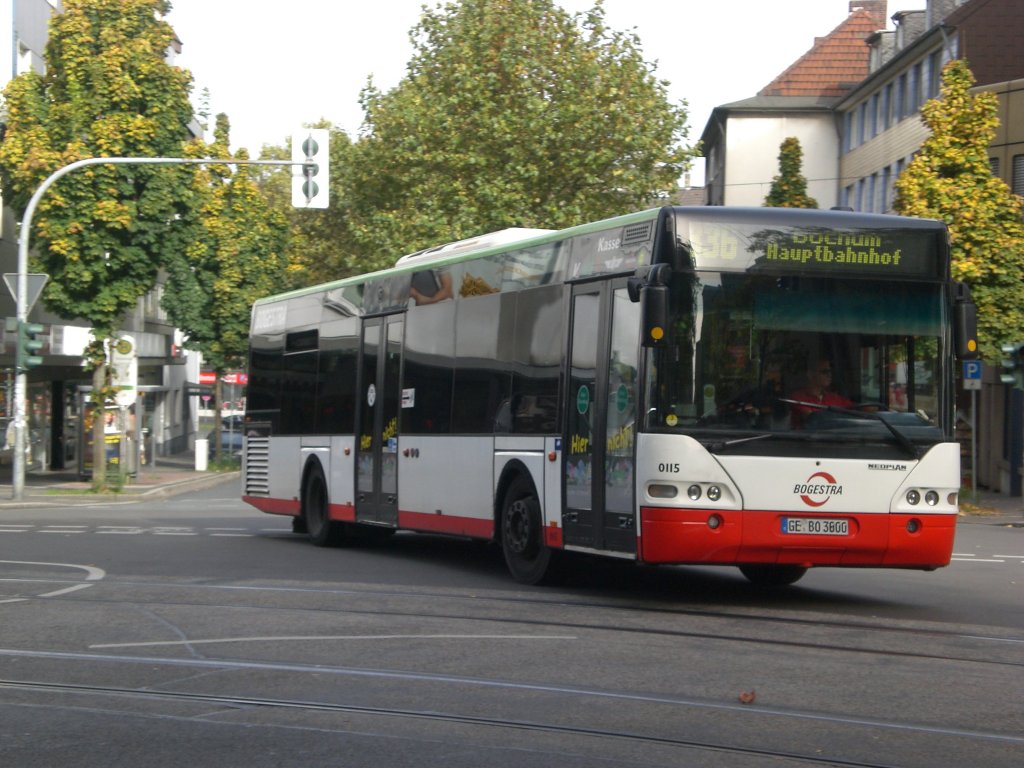 Neoplan N 44-Serie (Centroliner) auf der Linie 336 nach Bochum Hauptbahnhof an der Haltestelle Bochum Brckstrae.(19.7.2012) 
