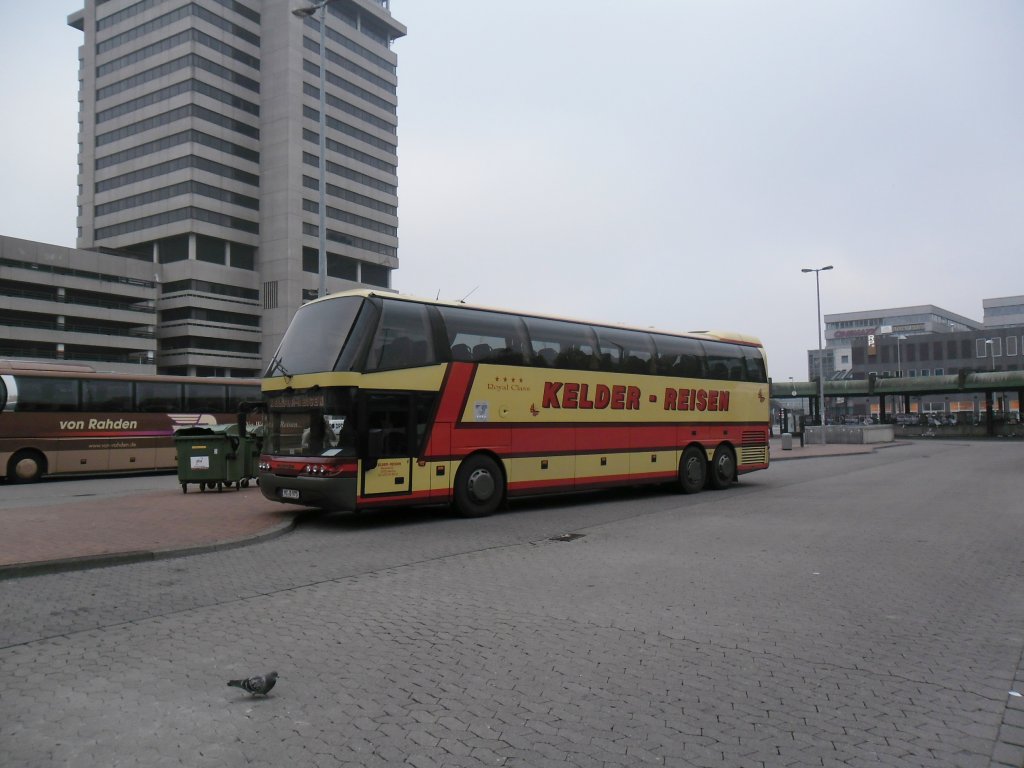Neoplan Reisebus, am 07.11.2011 ZOB/Hannover.