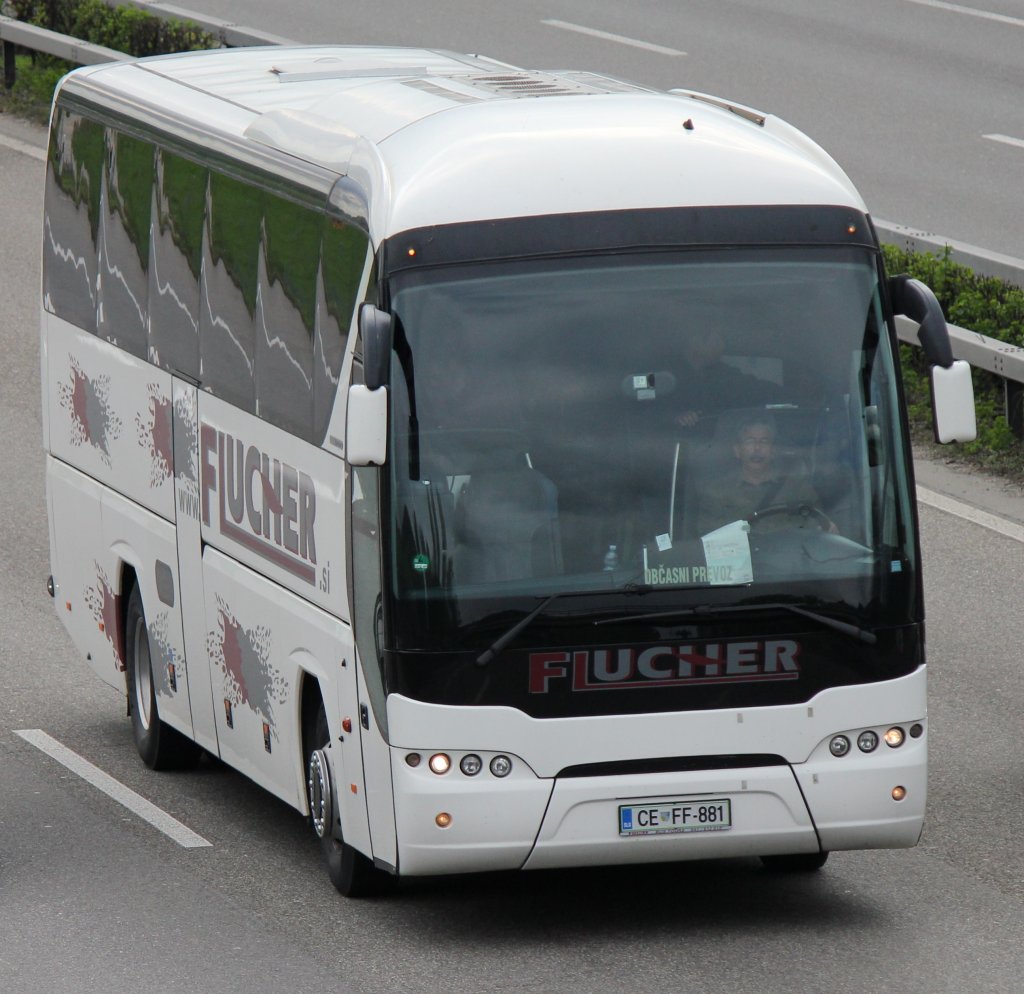 Neoplan Tourliner, Flucker (SLO), prs de Berne le 04.05.2013