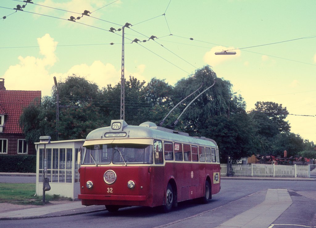 NESA Buslinie 27B (Obus 32) Endstelle Sborg (Dickens All / Sborg Hovedgade) am 6. September 1970.
