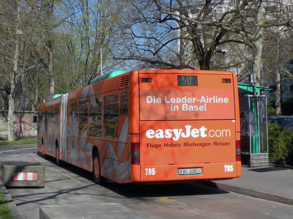 Neu fahren auf der Linie 50 zwei MAN Busse nit der Vollwerbung fr die Billig Fluggesellschaft Easy Yet. Hier sehen wir den MAN Bus mit der Betriebsnummer 785 am Kannenfeldplatz. Die Aufnahme stammt vom 02.04.2011.