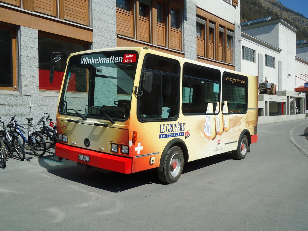 OBZ Zermatt - Nr. 11/VS 164'911 - Vetter Elektrobus am 22. April 2011 beim Bahnhof Zermatt
