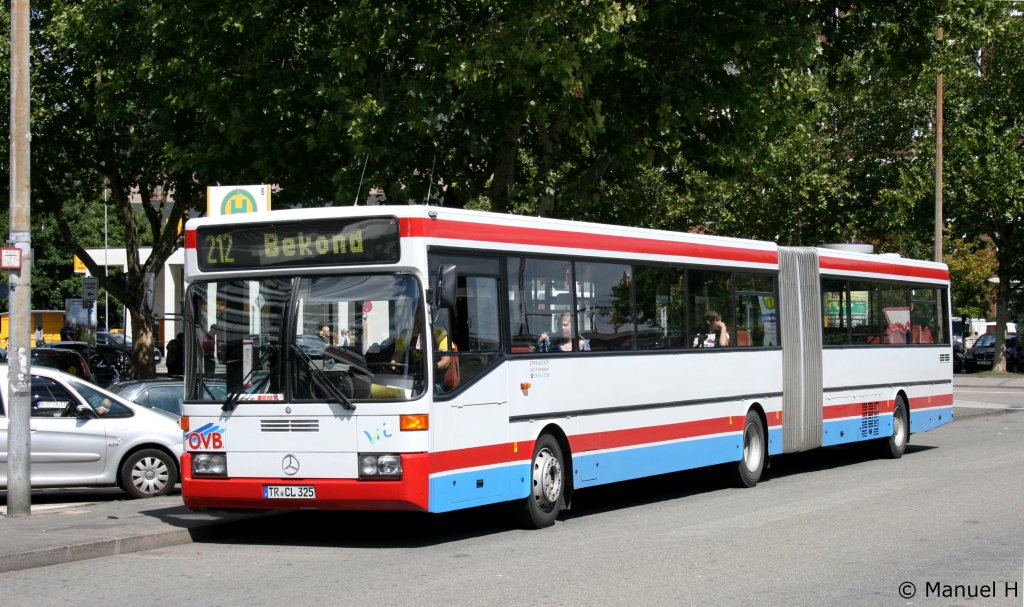 OVB (TR CL 325) fhrt im Auftrag von Rhein Mosel Bus.
Aufgenommen am HBF Trier, 18.8.2010.