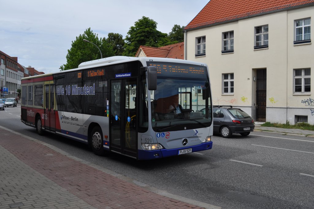 P-AV 529 auf der Linie 620 nach S-Bahnhof Teltow Stadt. Hier in Teltow zwischen Jahnstrae und Ruhlsdorfer Platz zu sehen. Aufgenommen 09.08.2013. Der Bus gehrt zum Betriebshof Stahnsdorf.