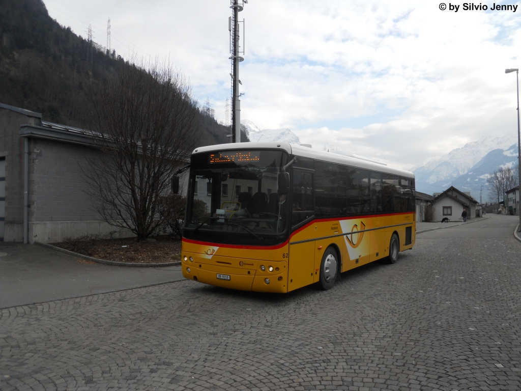 Postauto/AAGU Nr. 62 (Cacciamali TCI 9.72) am 11.3.2012 beim Bhf. Flelen auf der Linie 5 ins Isenthal.