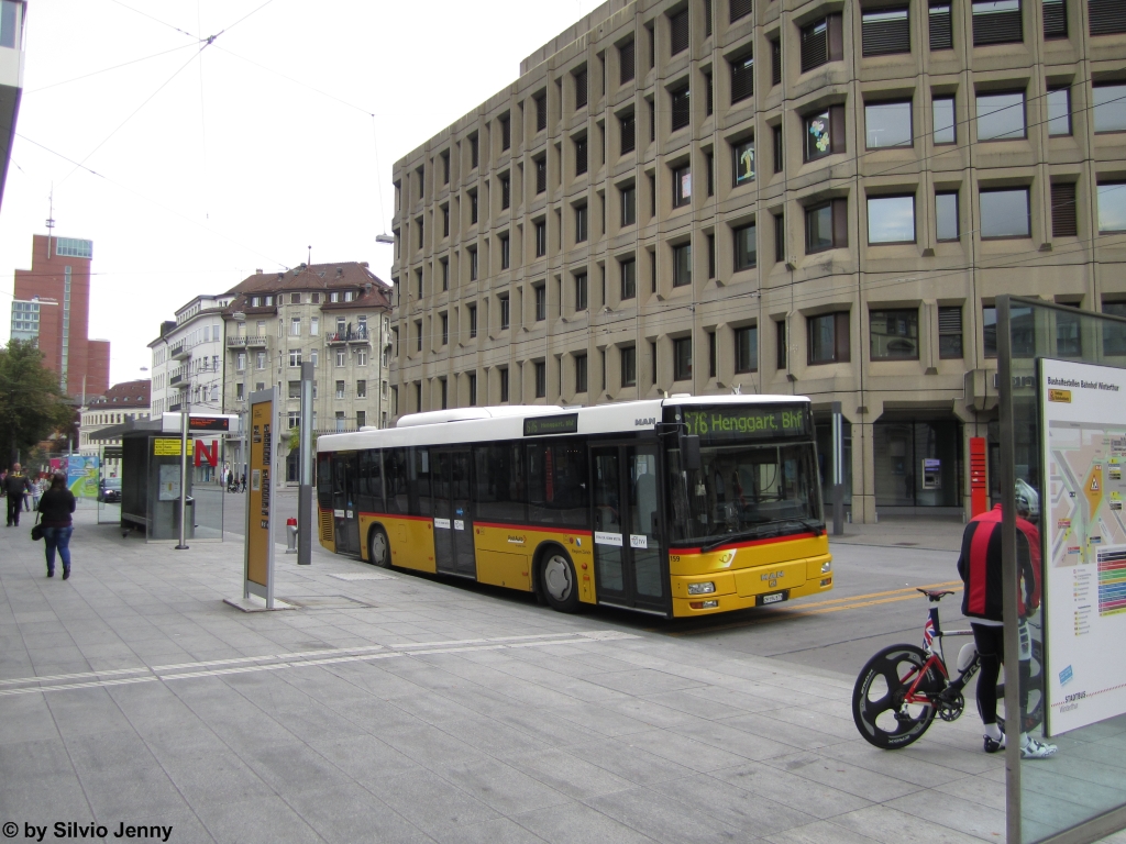 Postauto/PU Motrag Nr. 159 (MAN A21) am 14.10.2012 in Winterthur, Hauptbahnhof. Dieser Wagen wird im Frhling 2013 durch einen Citaro der neusten Generation ersetzt.