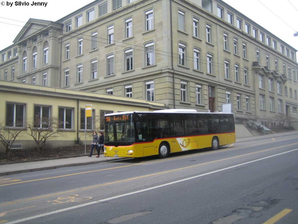 Postauto/PU SteinerBus AG Nr. 1 (MAN A20 Lion's City ) am 9.2.2010 in Bern, Obergericht.