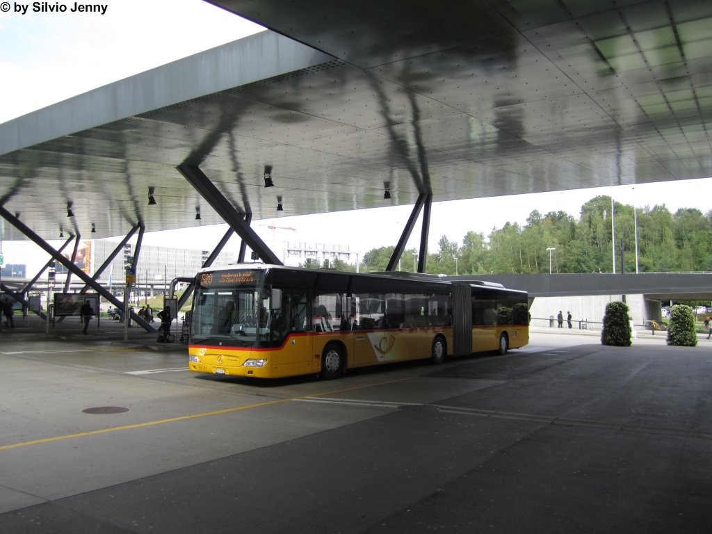 Postauto/Regie ZH-Unterland Nr. 275 (Mercedes CitaroII O530G) am 6.9.2012 beim Flughafen Zrich. Im August 2012 wurde von Postauto eine weitere Tranche an Fahrzeugen eingekauft. Hierbei wurde auch die Regie Zrcher Unterland bercksichtigt, die einen CitaroII G in Betrieb nahmen. 