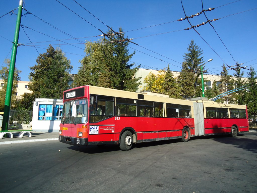 RAT Brasov - Nr. 813/BV 00'082 - Grf&Stift Gelenktrolleybus (ex IVB Innsbruck Nr. 813) am 4. Oktober 2011 in Brasov, Rulmentul