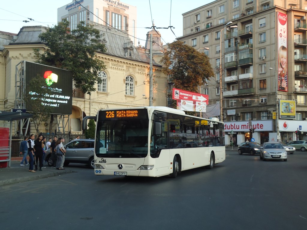 RATB Bukarest - Nr. 4697/B 82 DFY - Mercedes Citaro am 4. Oktober 2011 in Bukarest, Piata Romana