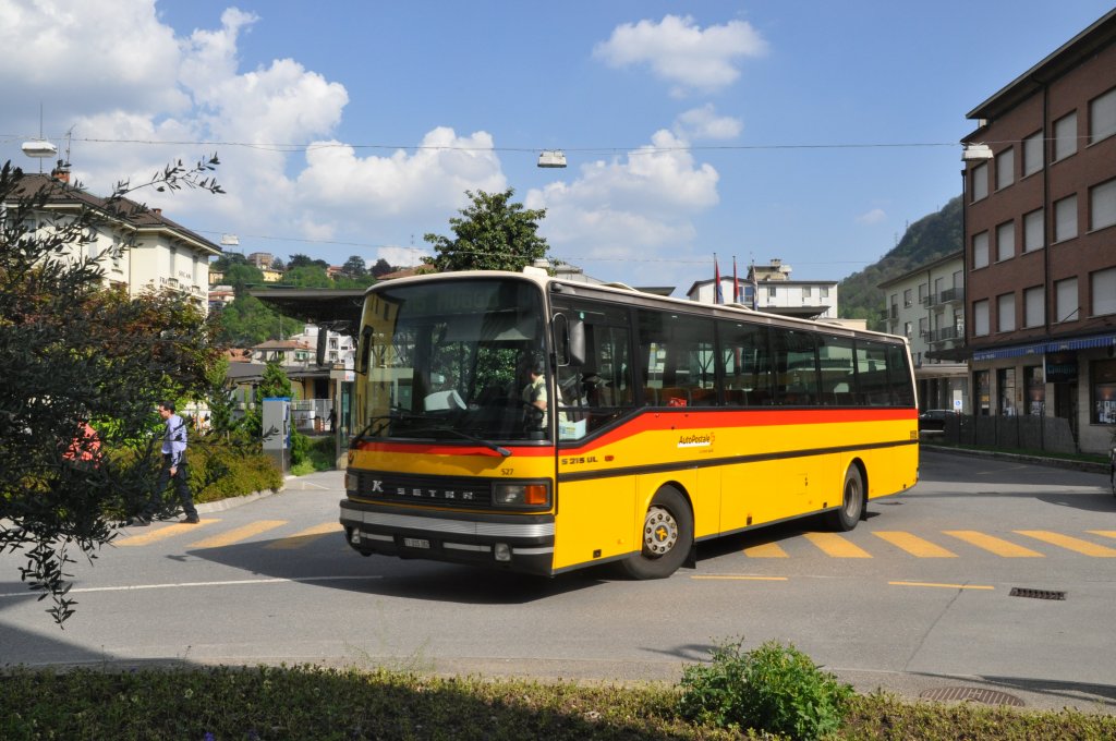 Regia Lugano. Setra S213UL (Nr.527) auf der Linie 515 nach Muggio in Chiasso, Dogana. Normalerweise fahren auf dieser Linie ausschliesslich Busse vom PU AutoPostale della Valle di Muggio. (4.5.2013)
