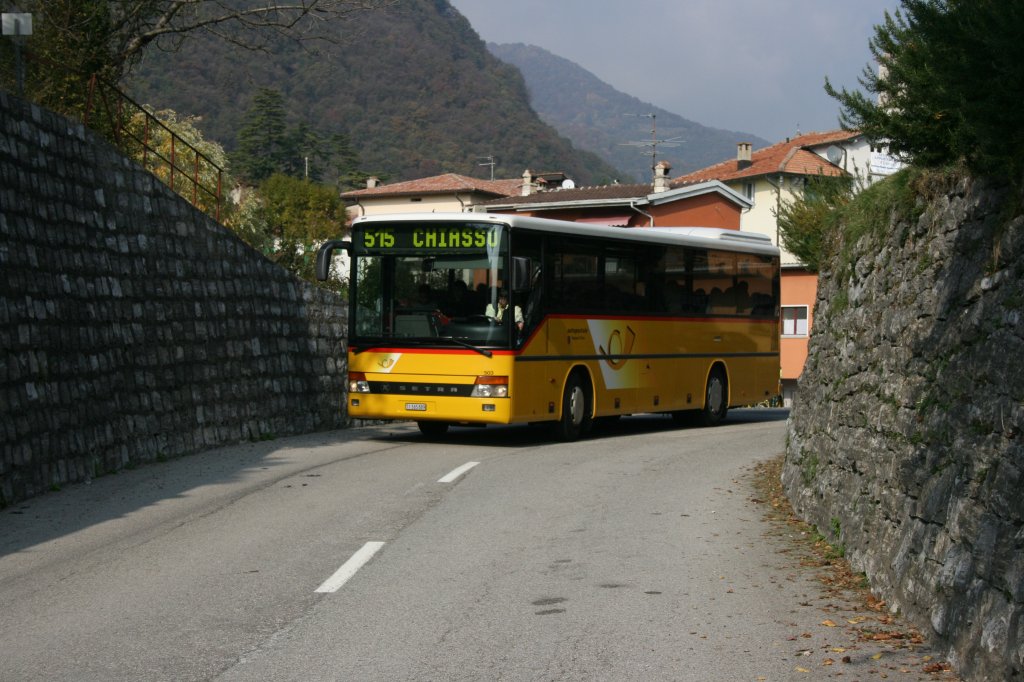Regie Lugano Nr. 503 (TI 165'889, Setra 313UL, Baujahr unbekannt) am 30.10.2009 unterhalb Morbio Superiore.