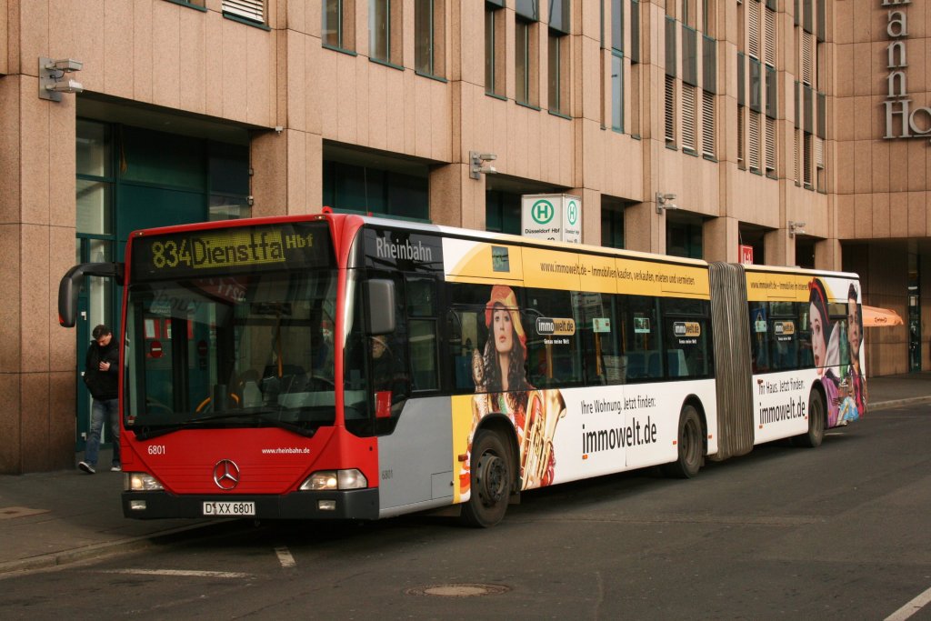 Rheinbahn 6801 (D XX 6801) mit Werbung fr immowelt.de.
Aufgenommen am HBF Dsseldorf,23.1.2010.