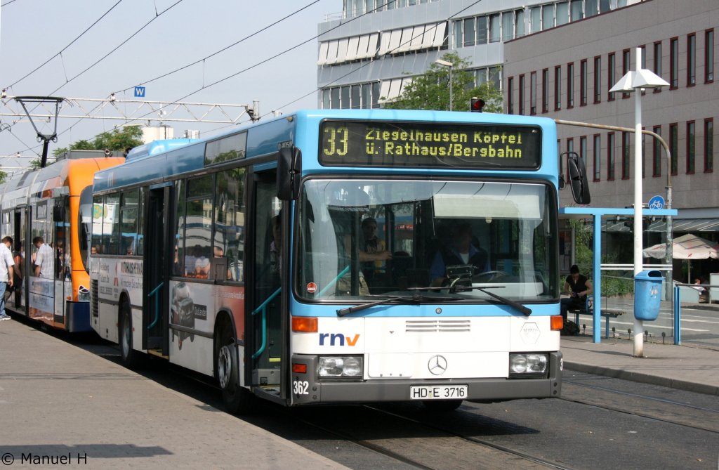 RNV 362 (HD E 3716) macht Werbung fr das Autohaus Hermann.
Heidelberg HBF, 30.6.2010.
