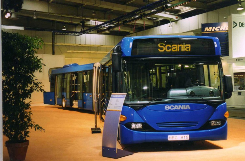 Scania CN94 UA Gelenkbus, aufgenommen auf der IAA 1998 in Hannover.