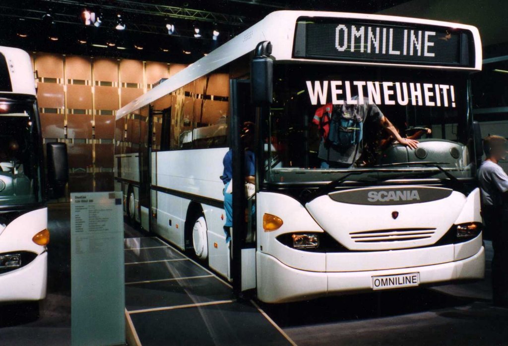 Scania Omniline IL94 B, aufgenommen auf der IAA 2002in Hannover.