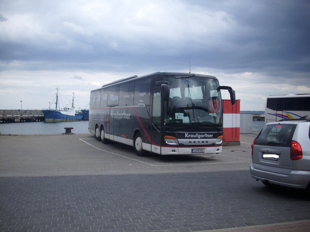 Setra 417 GT-HD von Krautgartner aus sterreich im Stadthafen Sassnitz am 10.06.2012