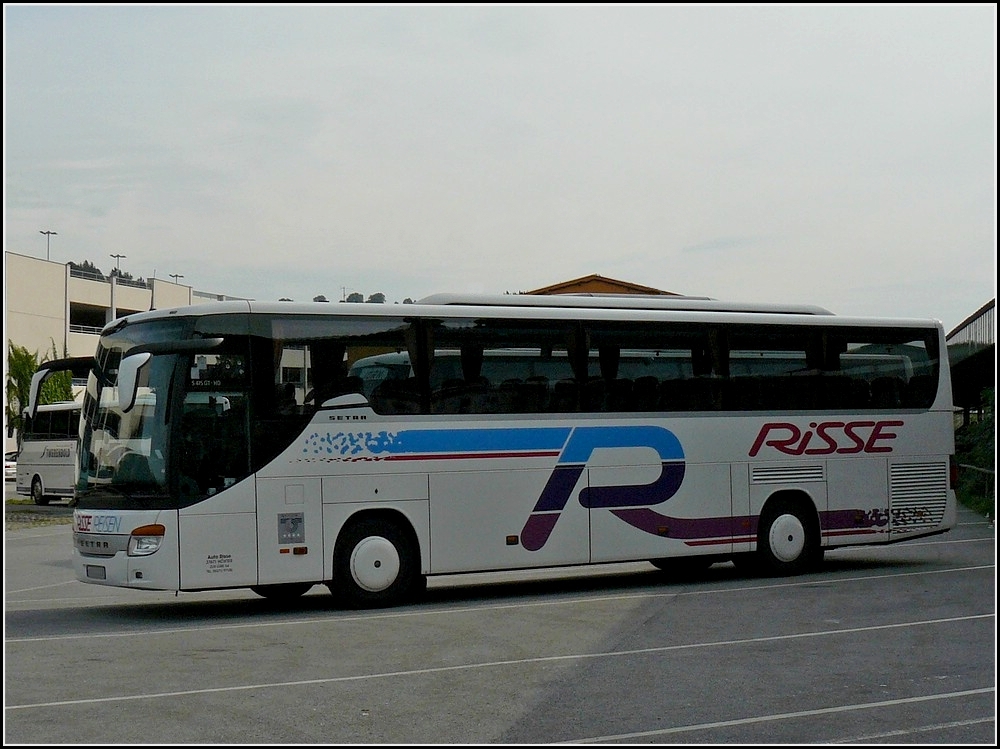 Setra Bus der Firma Risse aufgenommen auf einem Parkplatz in Passau am 17.09.2010.