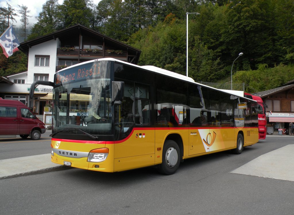 Setra Bus der Post am Bahnhof Brienz. Die Aufnahme stammt vom 02.10.2012.
