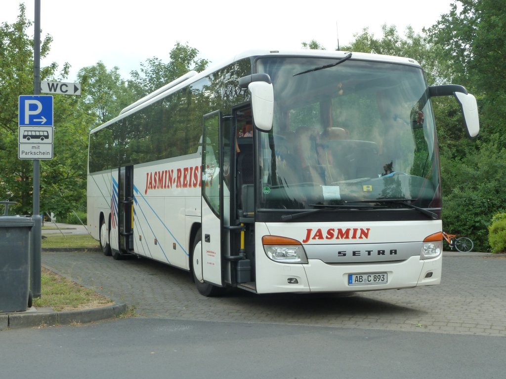 Setra von  JASMIN-REISEN  steht am 21.05.2011 in Fulda