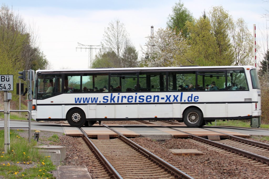 Setra KSSBOHRER S 215 als Schulbus ber den B in Wittgensdorf Mitte bei Chemnitz.24.04.2012