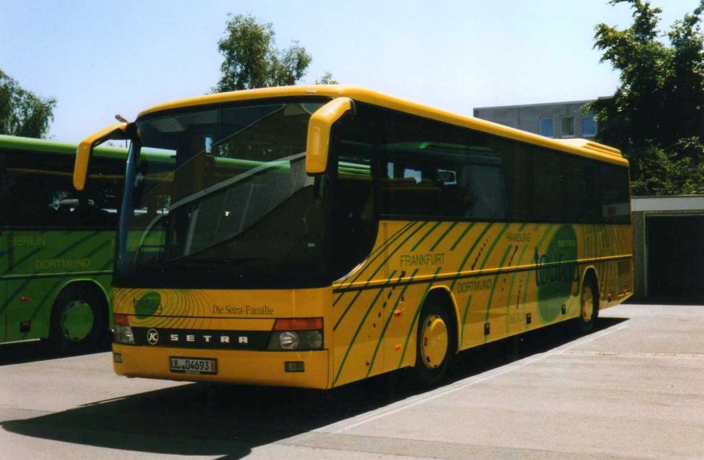 Setra S315 GT, aufgenommen im Juni 1999 whrend der Setra Tour 1999 in der Evobus NL Dortmund.