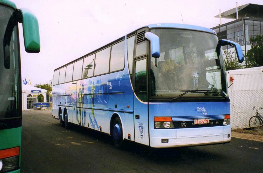 Setra S317 HDH/3, aufgenommen auf der IAA 1998 in Hannover.
