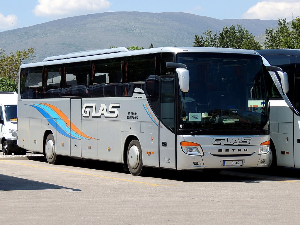 SETRA S415GT-HD von Glas-Reisen am Busparkplatz in Mostar; 130424