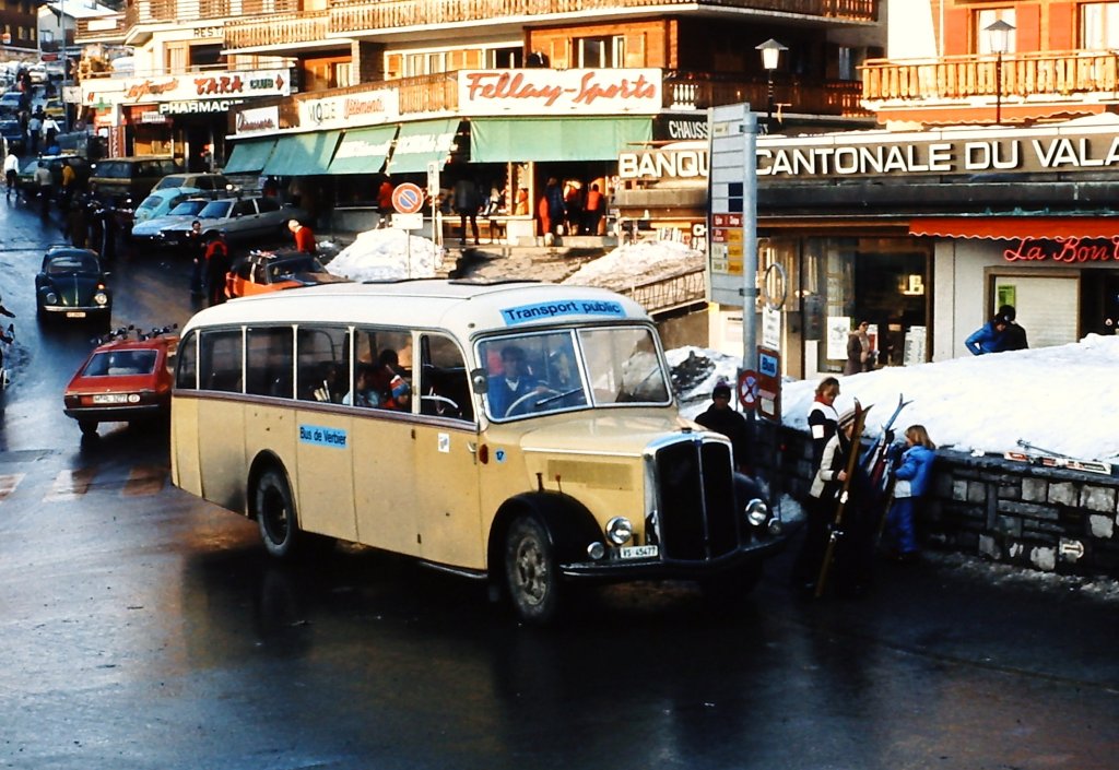 Skibus in Verbier im Winter 1987. 