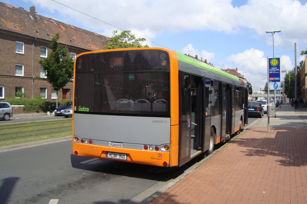 Solaris Bus der srra, im Juni 2009 am der Haltestelle Bahnhof/Linden Fischerhof.