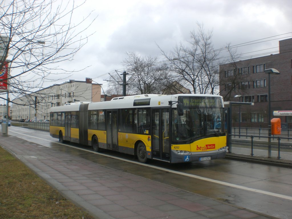 Solaris-Gelenkbus als SEV f�r die Stra�enbahnlinie M4 zwischen Sulzfelder Stra�e