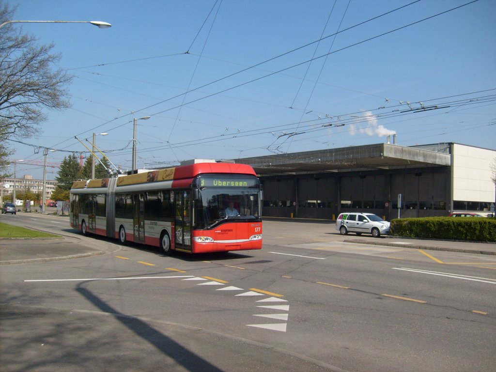 Solaris-Gelenktrolleybus Nr. 177 beim Bus-Depot Grzefeld am 22.4.2010