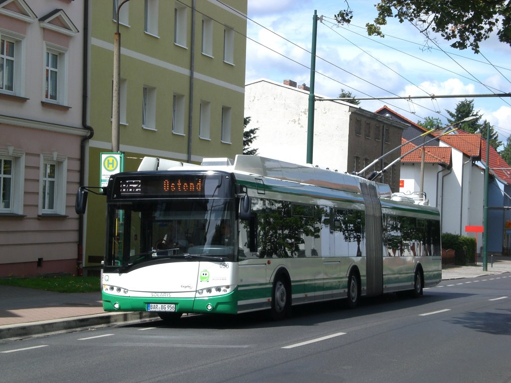Solaris Trollino auf der Linie 862 nach Ostend an der Haltestelle Saarstrae.