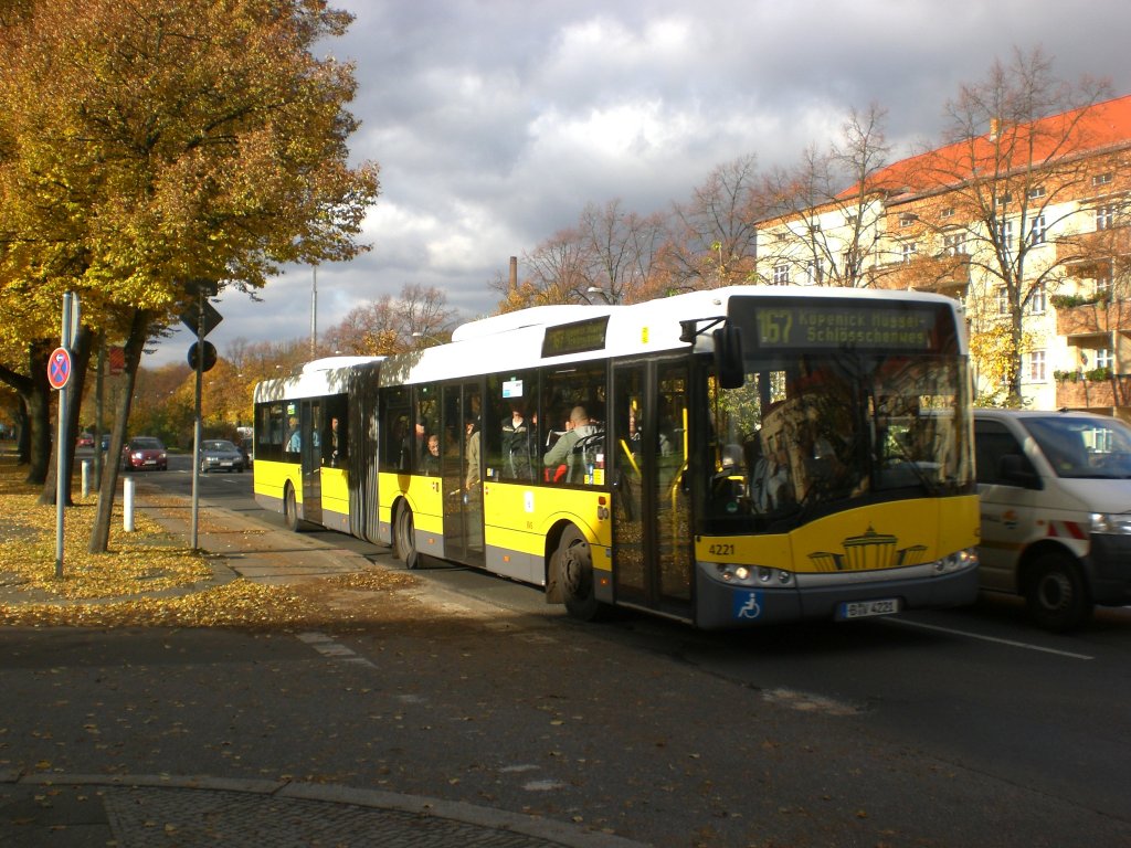 Solaris Urbino auf der Linie 167 nach Kpenick Mggelschlchenweg am S-Bahnhof Plnterwald.