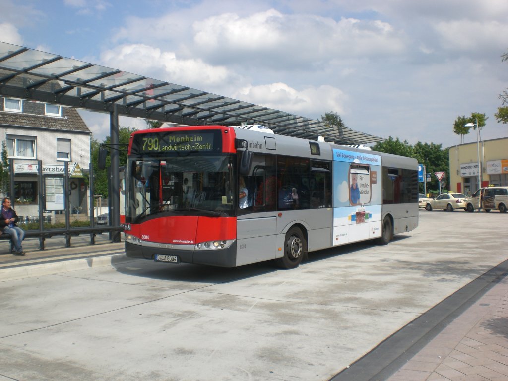 Solaris Urbino auf der Linie 790 nach Monheim Landwirtschaftszentrum an der Haltestelle Monheim Busbahnhof.(9.7.2012) 