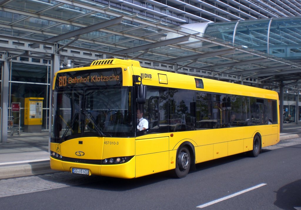 Solaris Urbino auf der Linie 80 nach Bahnhof Klotzsche am Flughafen Dresden.