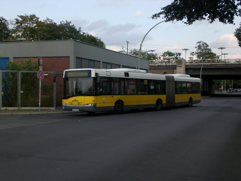 Solaris Urbino auf der Linie M45 an der Haltestelle Hertzallee.