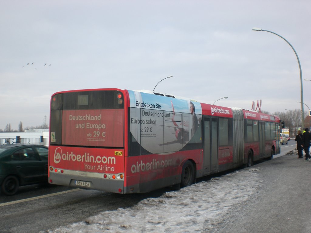 Solaris Urbino auf der Linie TXL nach Flughafen Tegel am S-Bahnhof Beusselstrae.