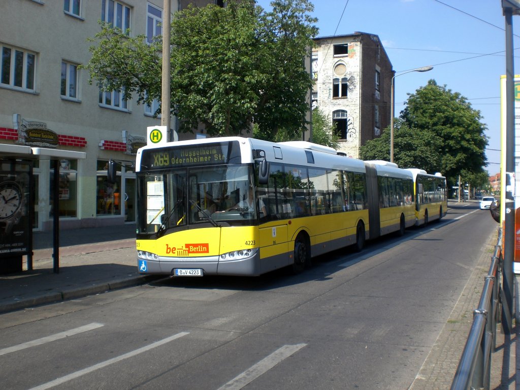 Solaris Urbino auf der Linie X69 nach Mggelheim Odernheimer Strae am S-Bahnhof Kpenick.