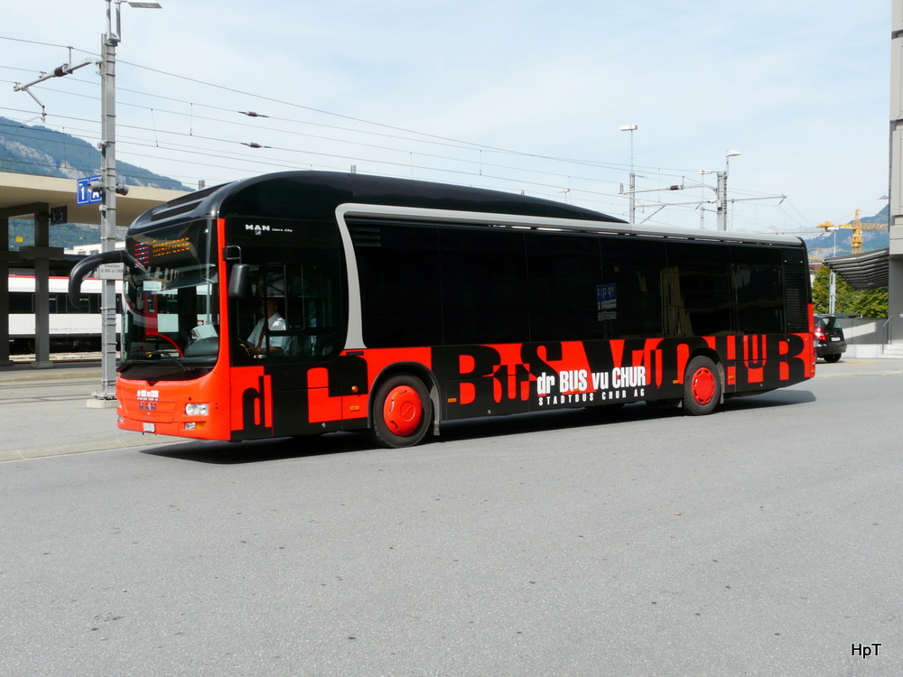Stadtbus Chur - MAN Lion`s City Hybrid  GR 97513 unterwegs vor dem Bahnhof in Chur am 18.09.2012