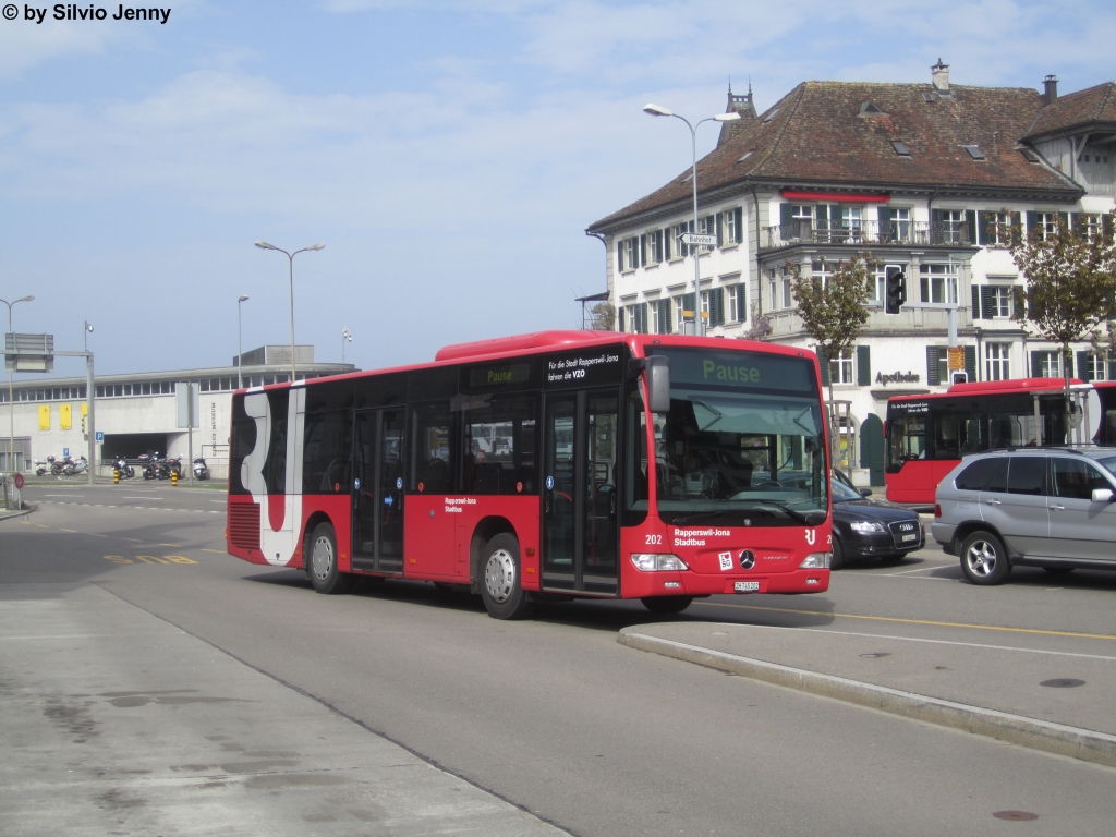 Stadtbus Rapperswil/Jona (VZO) Nr. 202 (Mercedes CitaroII O530K) am 1.5.2013 beim Bhf. Rapperswil.