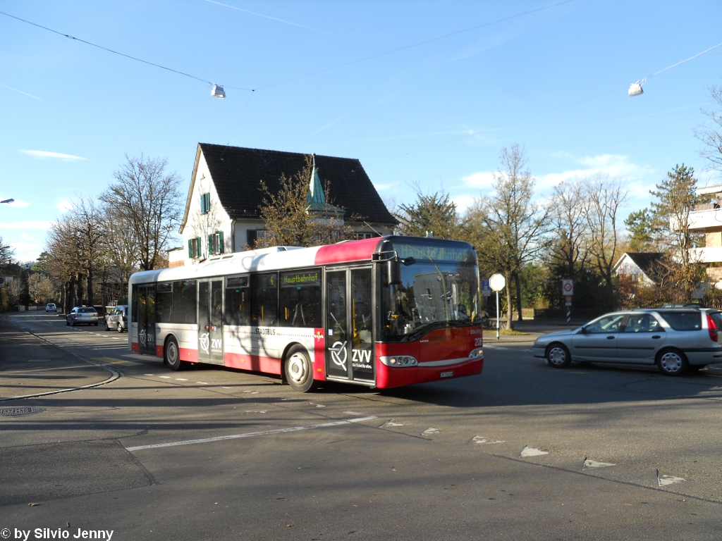 Stadtbus Winterthur Nr. 208 (Solaris Urbino 12) am 14.11.2010 in der Breite auf der Linie 4, der steilsten Winterthurer Buslinie.