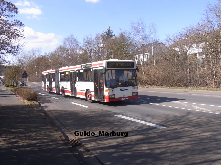 Stadtwerke Marburg Mercedes auf einer Betriebsfahrt in der Beltershuserstrasse