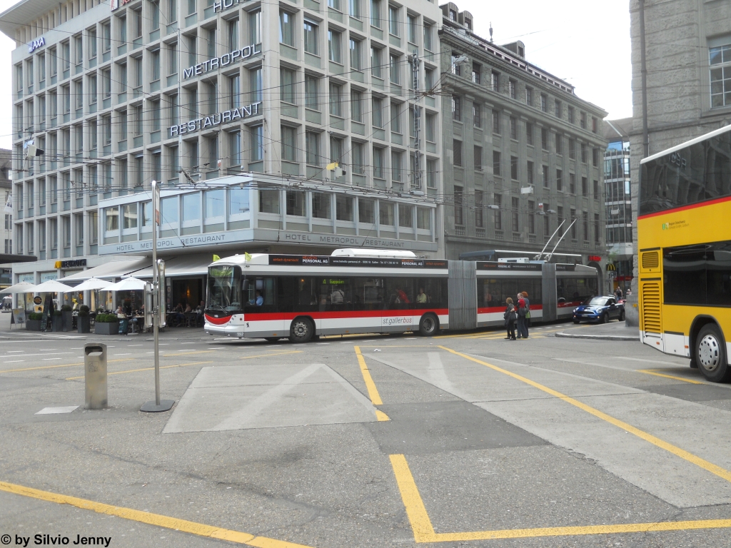St.Gallerbus Nr. 192 (Hess Lightram 3 BGGT-N2C) am 4.5.2012 beim Bhf. St.Gallen.