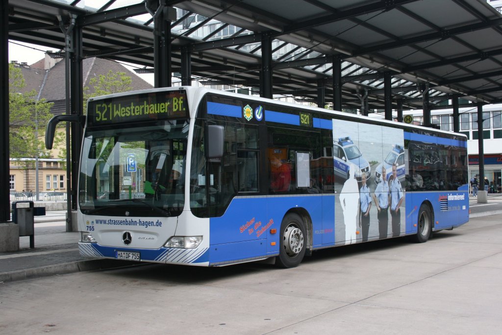 Strassenbahn Hagen 755 (HA DF 755) macht Werbung fr die Plizei NRW.
Hier steht der Bus am HBF Hagen.
8.5.2010 