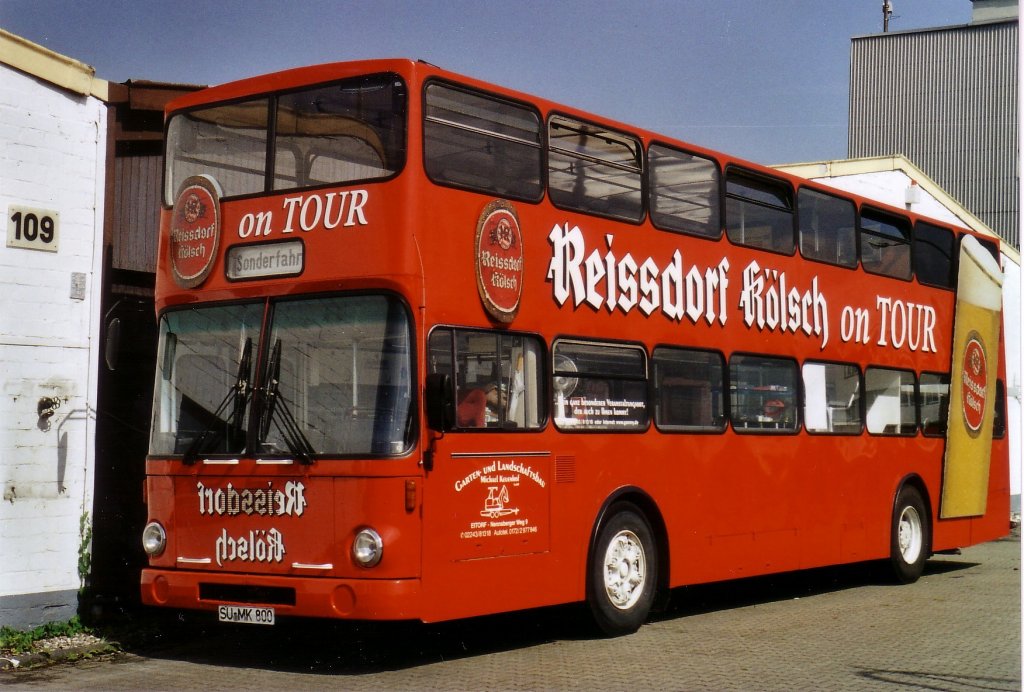SU-MK 800 Partybus Fa. Keuenhof, Eitorf am 27.05.2003 in Kln-Poll. Der BUs ist ex BVG Berlin B-V 2690.