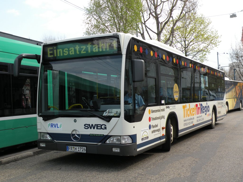 SWEG Bus FR H 1726 auf einer Einsatzfahrt an der Endhaltestelle der Tramlinie 8 der Basler Verkehrsbetriebe BVB in Kleinhningen (Schweiz). Die Aufnahme stammt vom 07.04.2009.